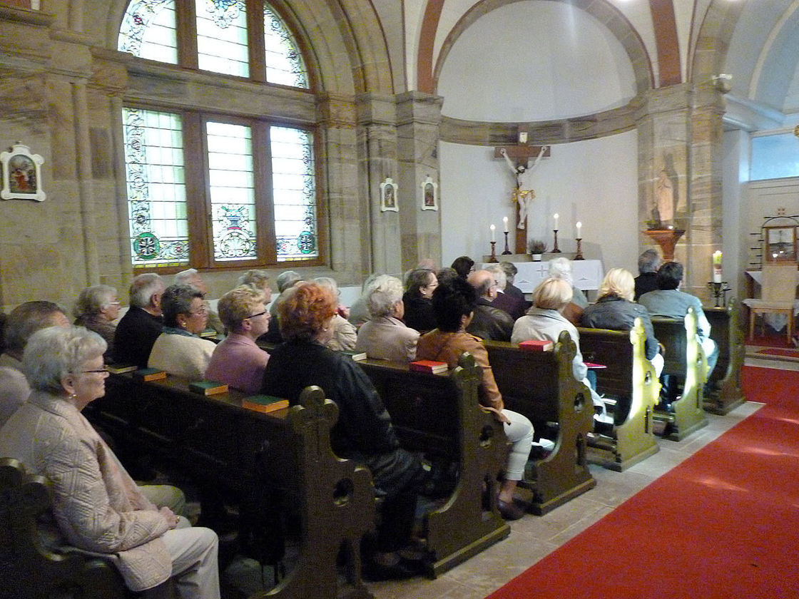 Einweihung der sieben Fußfälle im Oktober 2012 (Foto: Karl-Franz Thiede)